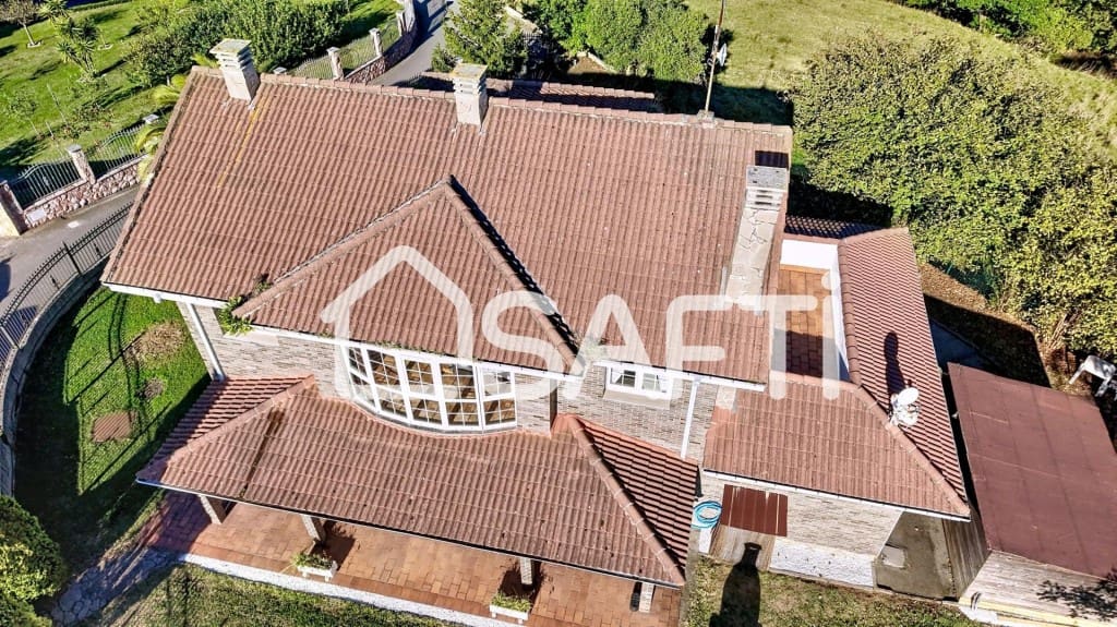 4 makuuhuone Huvila myytävänä paikassa Gijon mukana uima-altaan 
autotalli - 518 000 € (Ref: 9594994)