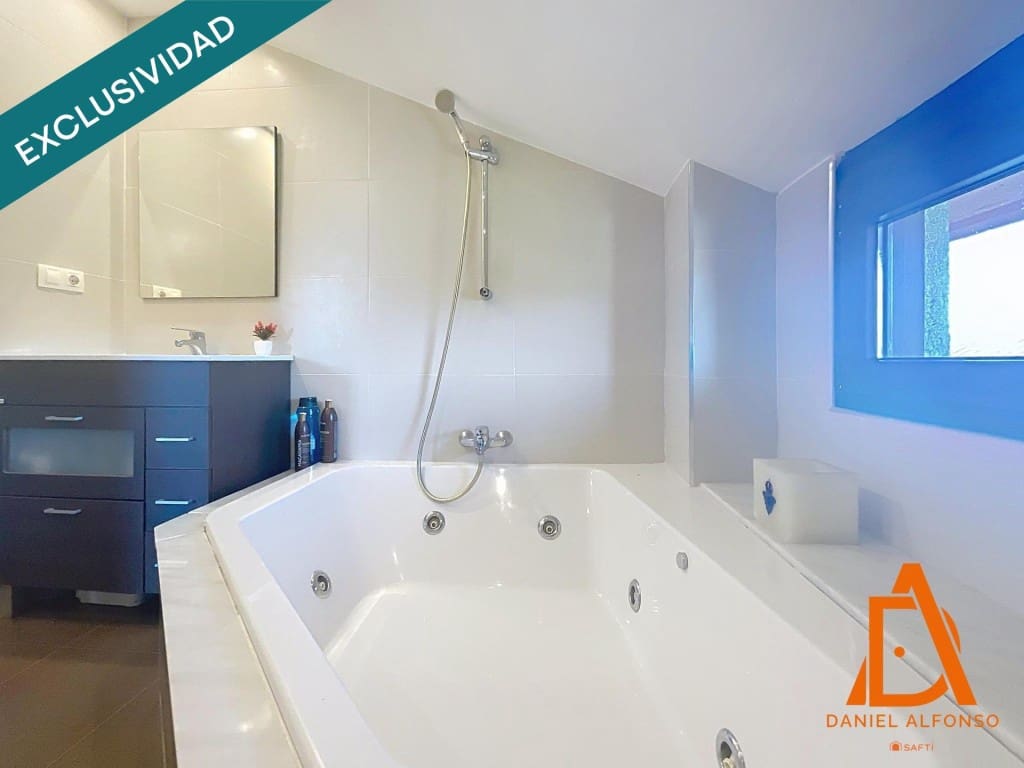 4 bedroom Villa for sale in Villaviciosa with pool garage - € 487,000 (Ref: 9595008)