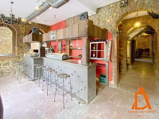 Commercieel te huur in Grado - € 750 (Ref: 9595017)