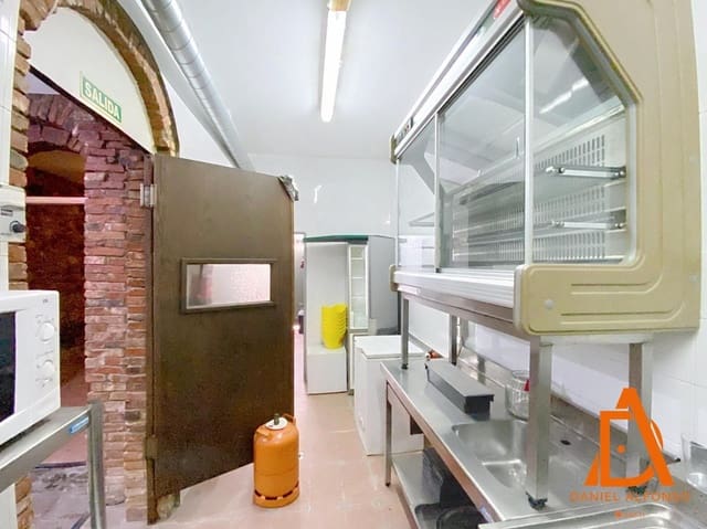 Commercieel te huur in Grado - € 750 (Ref: 9595017)