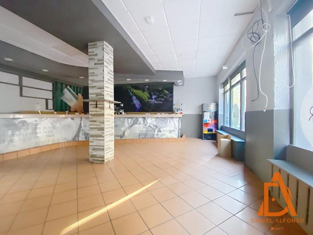 Local Commercial à vendre à San Martin del Rey Aurelio - 75 000 € (Ref: 9595021)