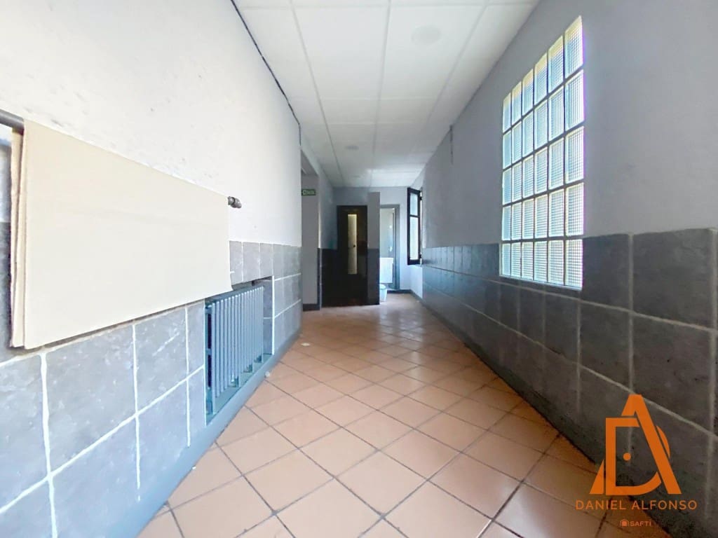 Local Commercial à vendre à San Martin del Rey Aurelio - 75 000 € (Ref: 9595021)