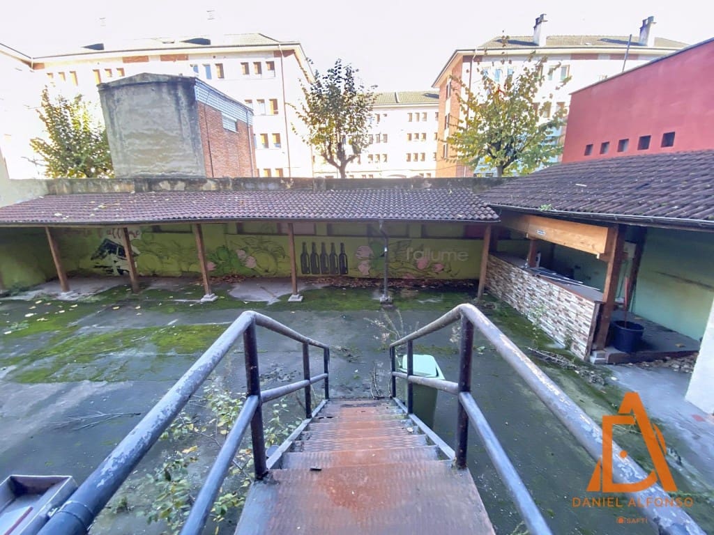 Local Commercial à vendre à San Martin del Rey Aurelio - 75 000 € (Ref: 9595021)