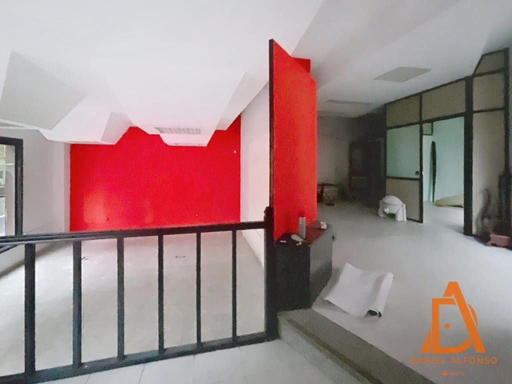 Commercial for rent in Gijon - € 700 (Ref: 9595023)