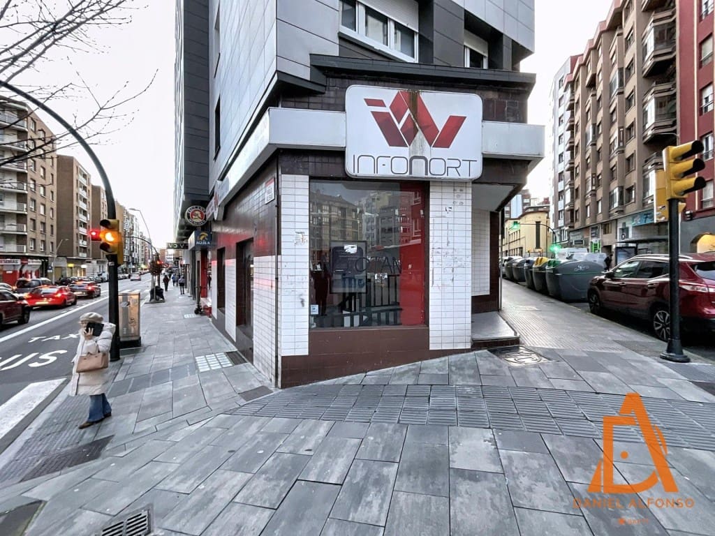 Commercial for rent in Gijon - € 700 (Ref: 9595023)