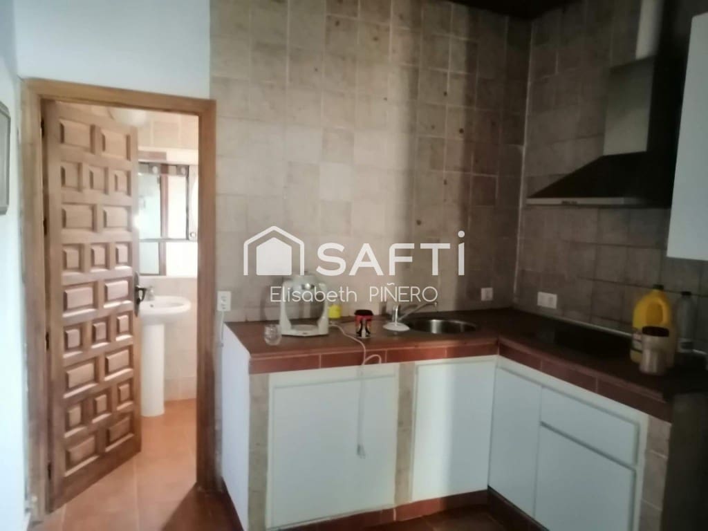 3 bedroom Villa for sale in Barbano with pool garage - € 323,000 (Ref: 9595029)