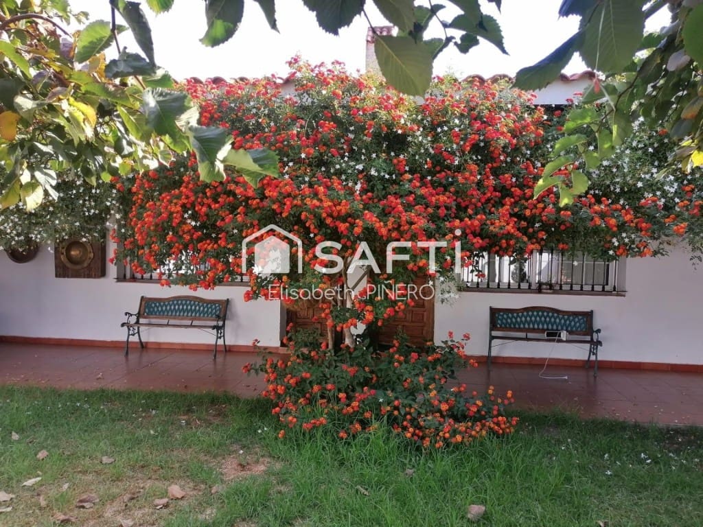 3 bedroom Villa for sale in Barbano with pool garage - € 323,000 (Ref: 9595029)