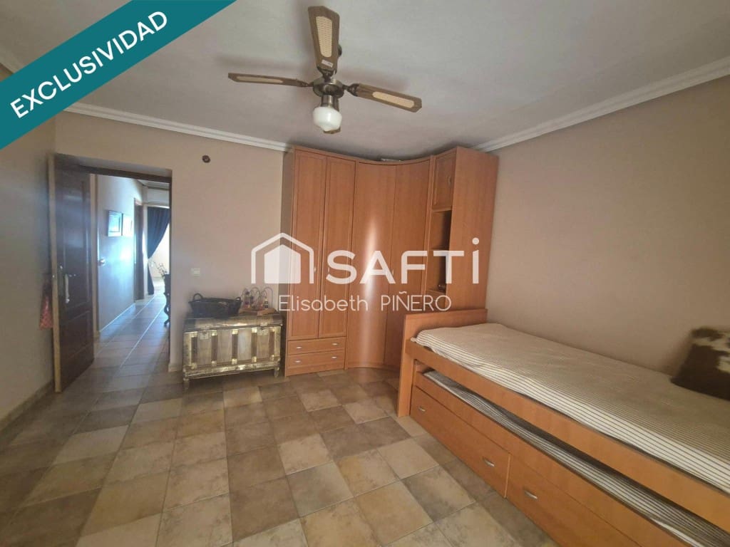 5 quarto Moradia em Banda para venda em Montijo com garagem - 190 000 € (Ref: 9595036)