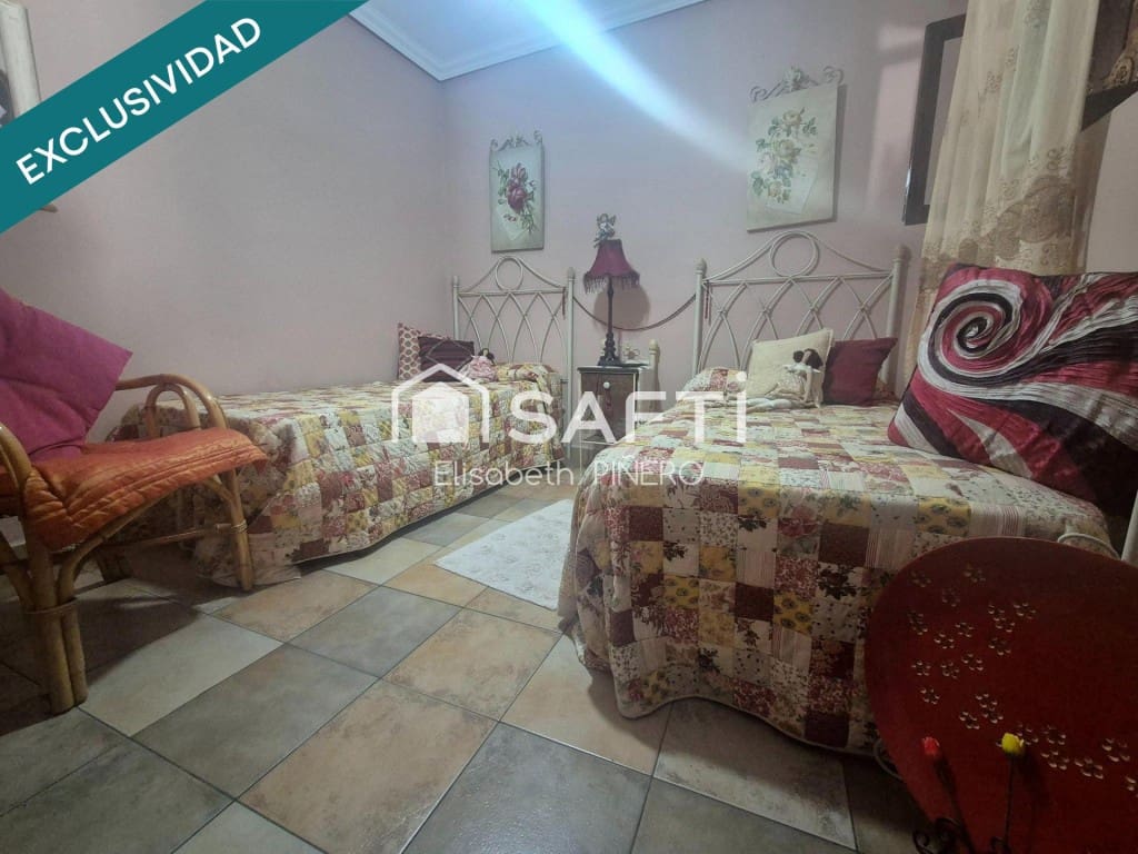 5 quarto Moradia em Banda para venda em Montijo com garagem - 190 000 € (Ref: 9595036)