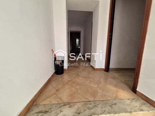 Adosado de 5 habitaciones en Montijo en venta - 59.500 € (Ref: 9595038)