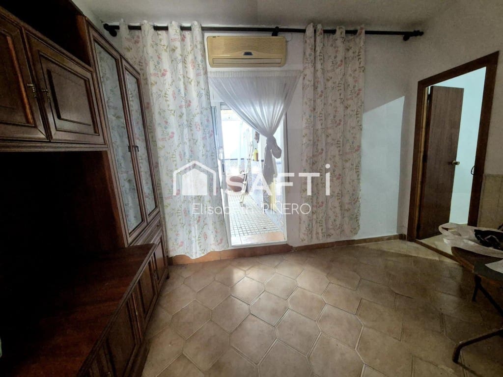 5 quarto Moradia em Banda para venda em Montijo - 59 500 € (Ref: 9595038)