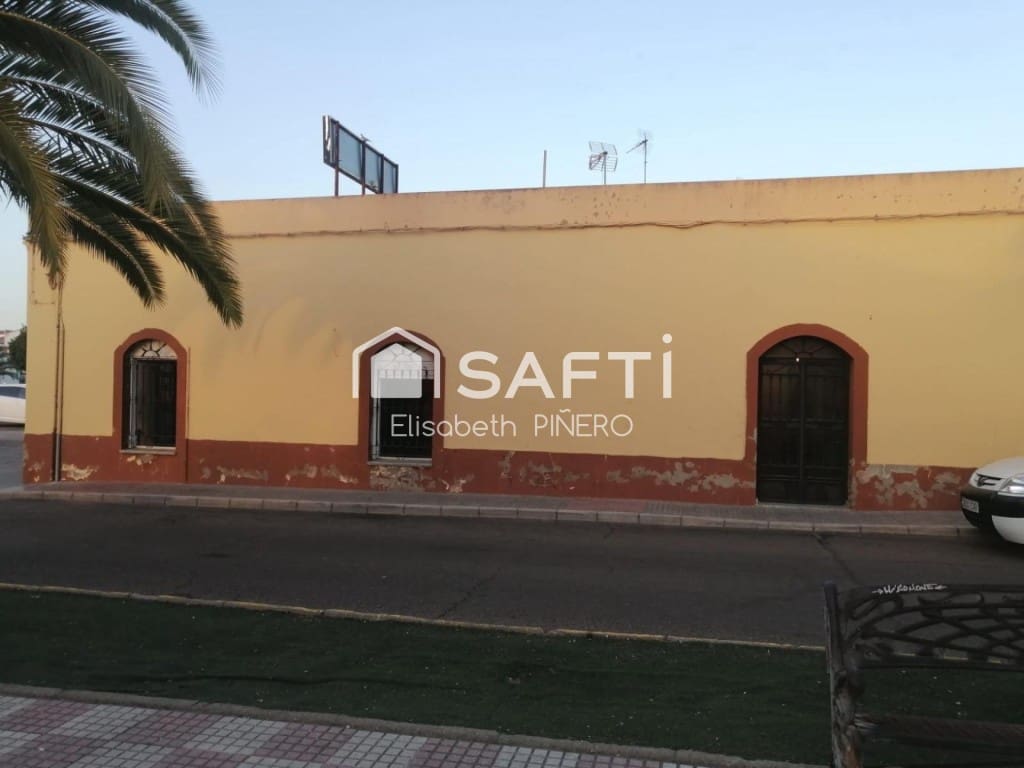 Commercieel te koop in Puebla de la Calzada - € 70.000 (Ref: 9595041)