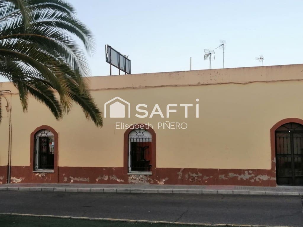 Commercieel te koop in Puebla de la Calzada - € 70.000 (Ref: 9595041)