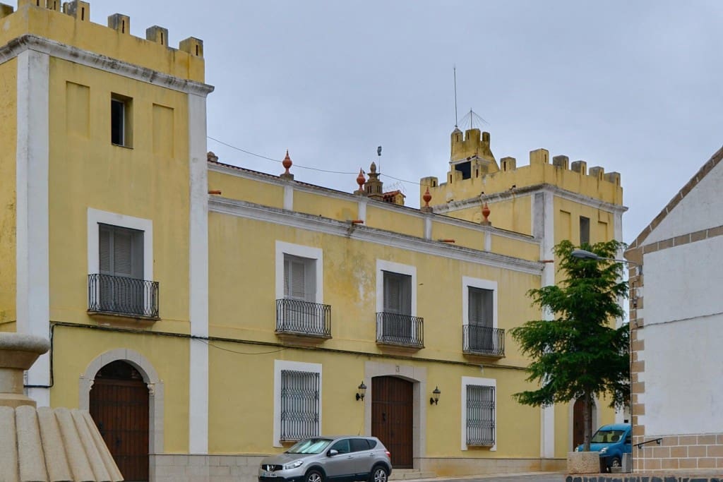 8 bedroom Finca/Country House for sale in Herreruela with pool - € 1,000,000 (Ref: 9595043)