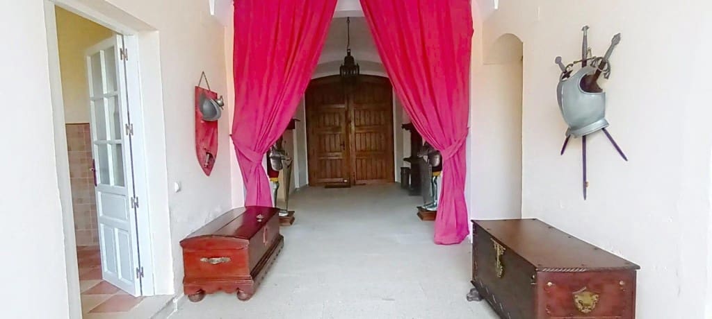 8 bedroom Finca/Country House for sale in Herreruela with pool - € 1,000,000 (Ref: 9595043)