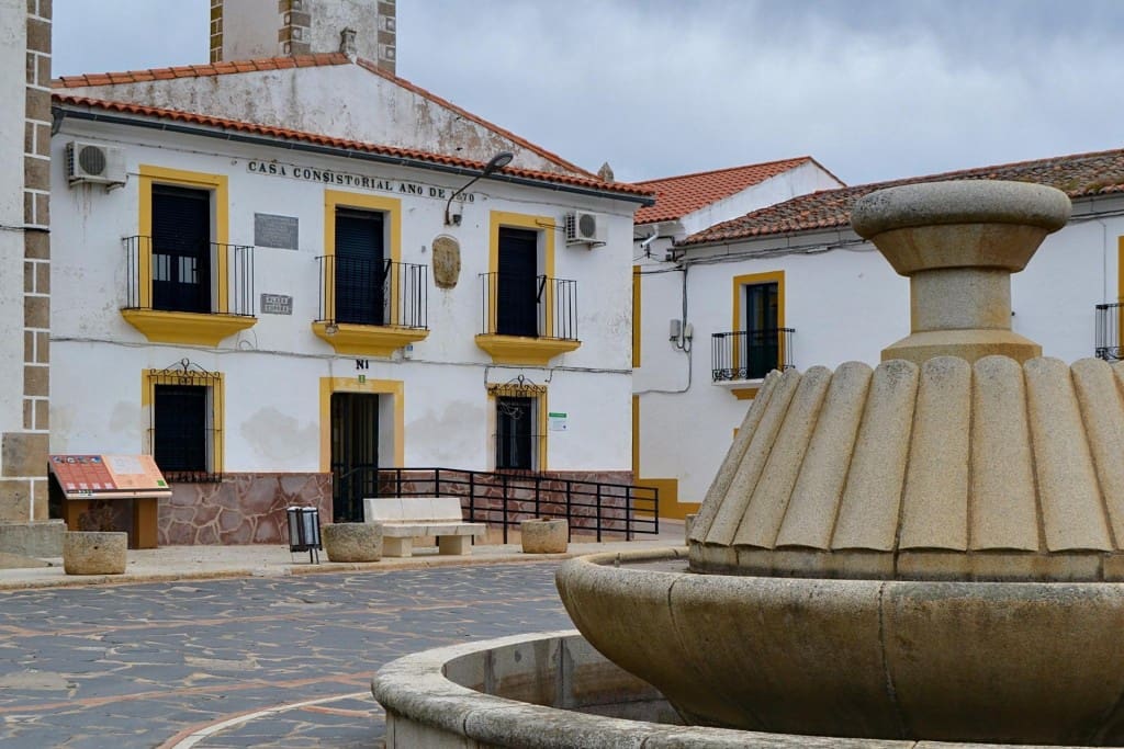 8 bedroom Finca/Country House for sale in Herreruela with pool - € 1,000,000 (Ref: 9595043)