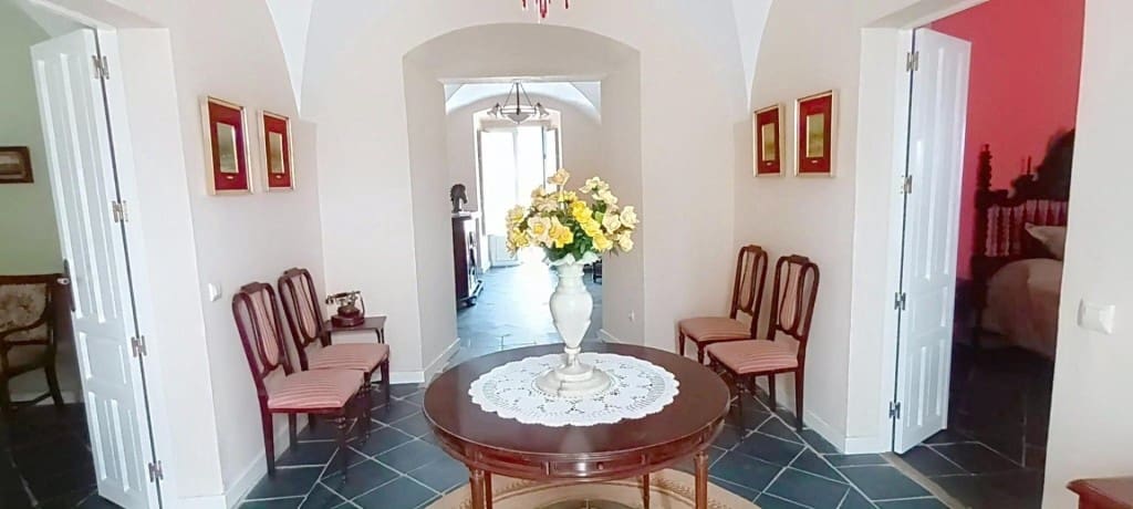 8 bedroom Finca/Country House for sale in Herreruela with pool - € 1,000,000 (Ref: 9595043)