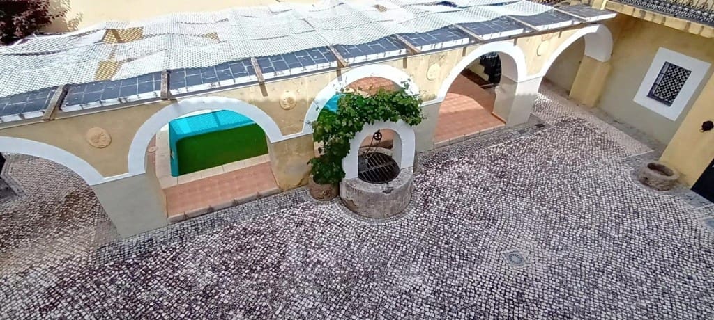 8 bedroom Finca/Country House for sale in Herreruela with pool - € 1,000,000 (Ref: 9595043)