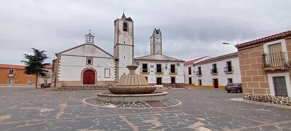 8 bedroom Finca/Country House for sale in Herreruela with pool - € 1,000,000 (Ref: 9595043)