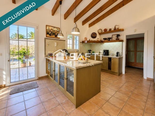 3 soveværelse Finca/Landehus til salg i Llucmaçanes, Mahón / Maó med swimmingpool garage - € 1.400.000 (Ref: 9595048)
