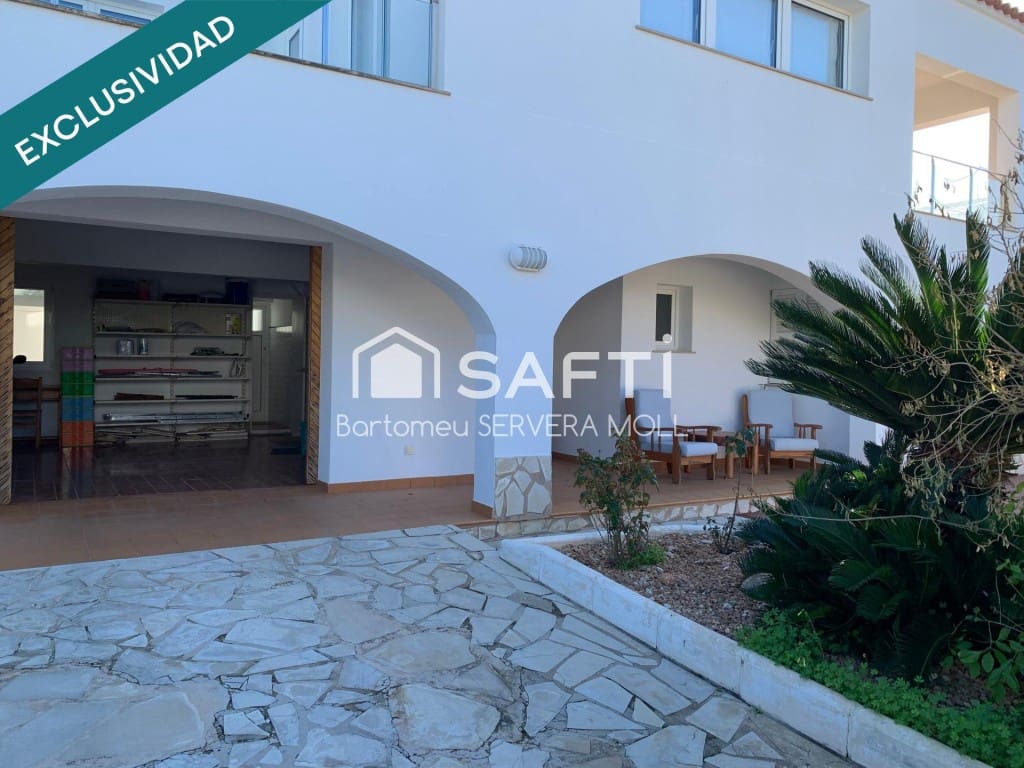 3 makuuhuone Huvila myytävänä paikassa Ciutadella de Menorca mukana uima-altaan 
autotalli - 795 000 € (Ref: 9595049)