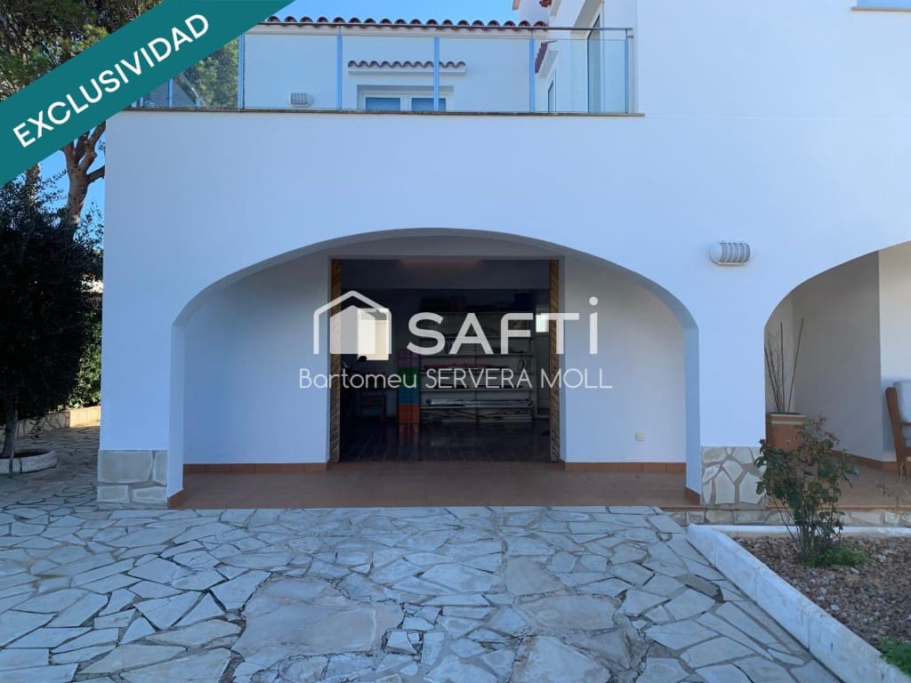 3 makuuhuone Huvila myytävänä paikassa Ciutadella de Menorca mukana uima-altaan 
autotalli - 795 000 € (Ref: 9595049)