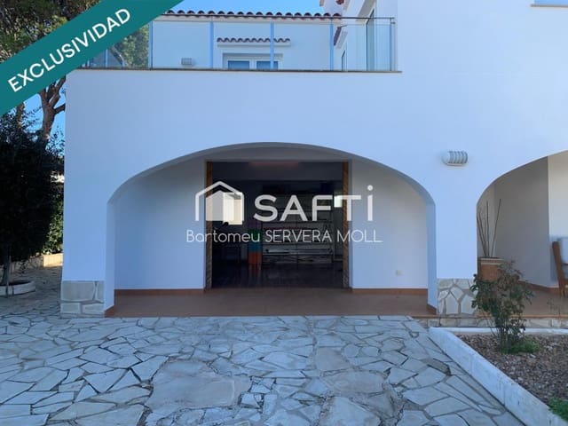 3 makuuhuone Huvila myytävänä paikassa Ciutadella de Menorca mukana uima-altaan 
autotalli - 795 000 € (Ref: 9595049)