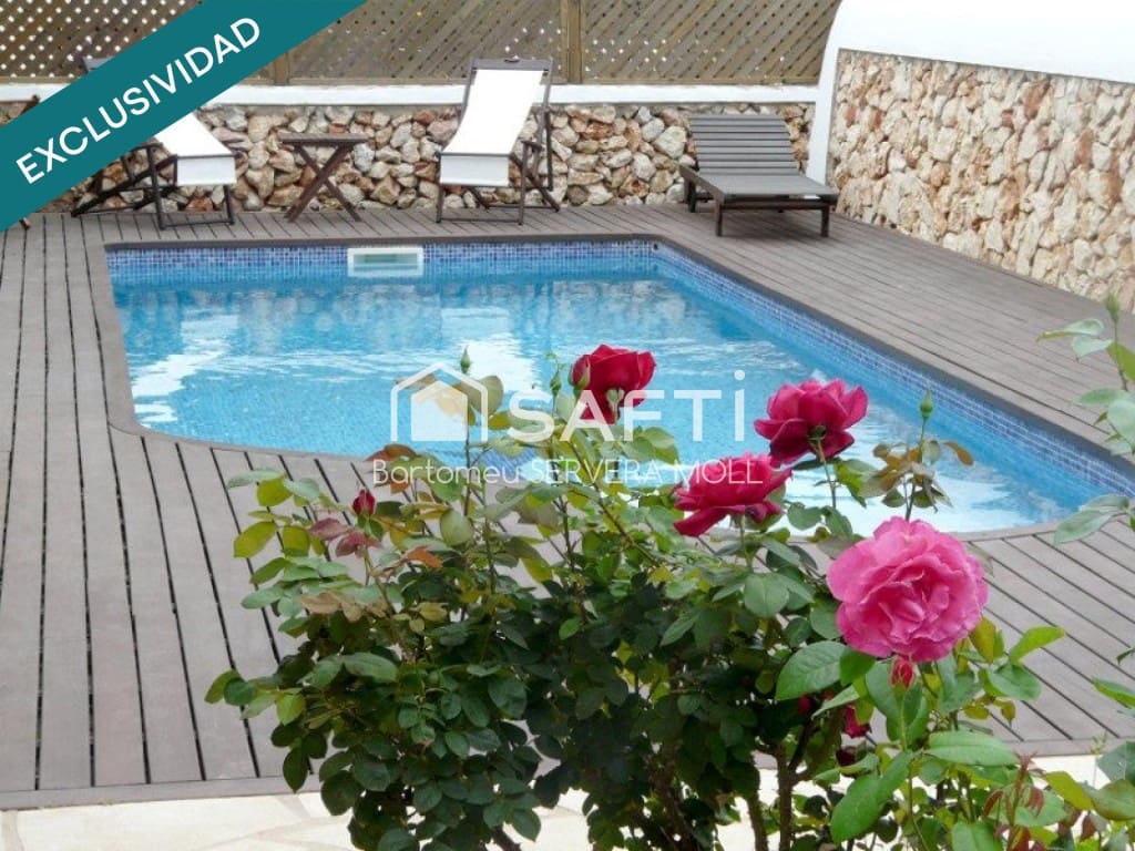 3 makuuhuone Huvila myytävänä paikassa Ciutadella de Menorca mukana uima-altaan 
autotalli - 795 000 € (Ref: 9595049)