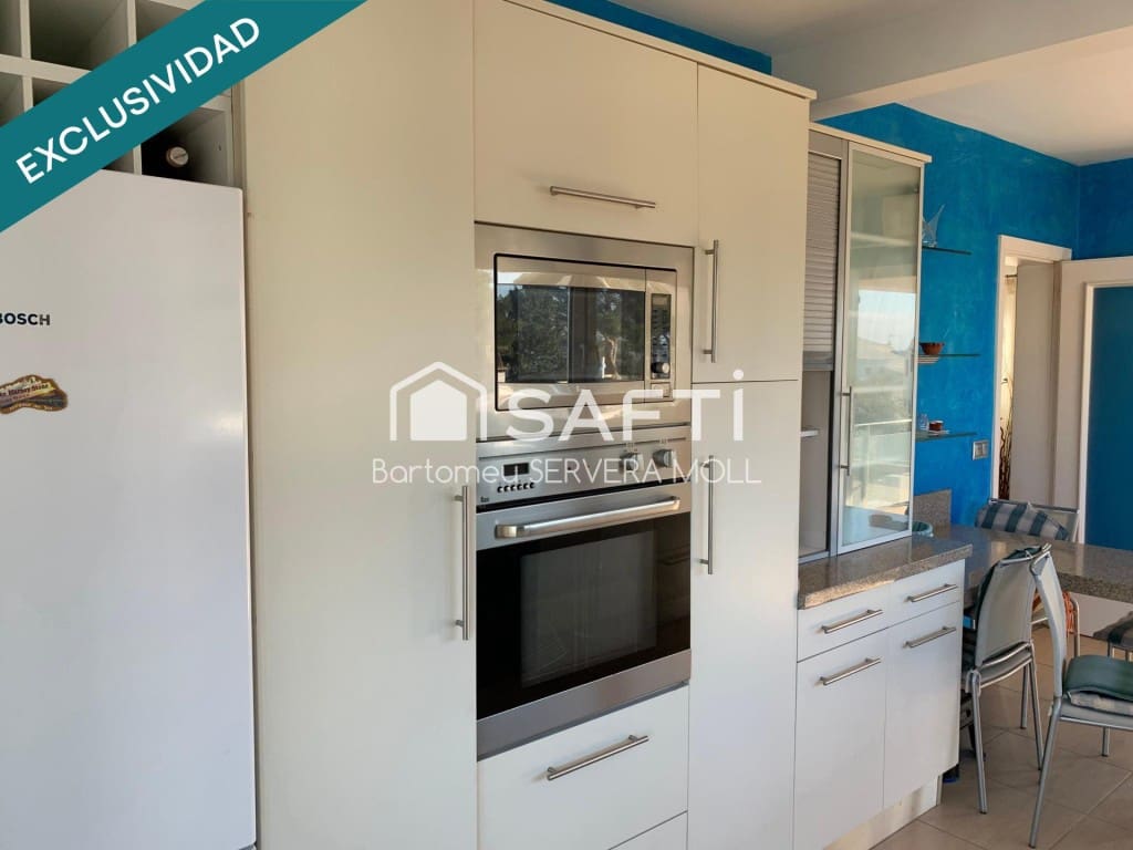 3 makuuhuone Huvila myytävänä paikassa Ciutadella de Menorca mukana uima-altaan 
autotalli - 795 000 € (Ref: 9595049)