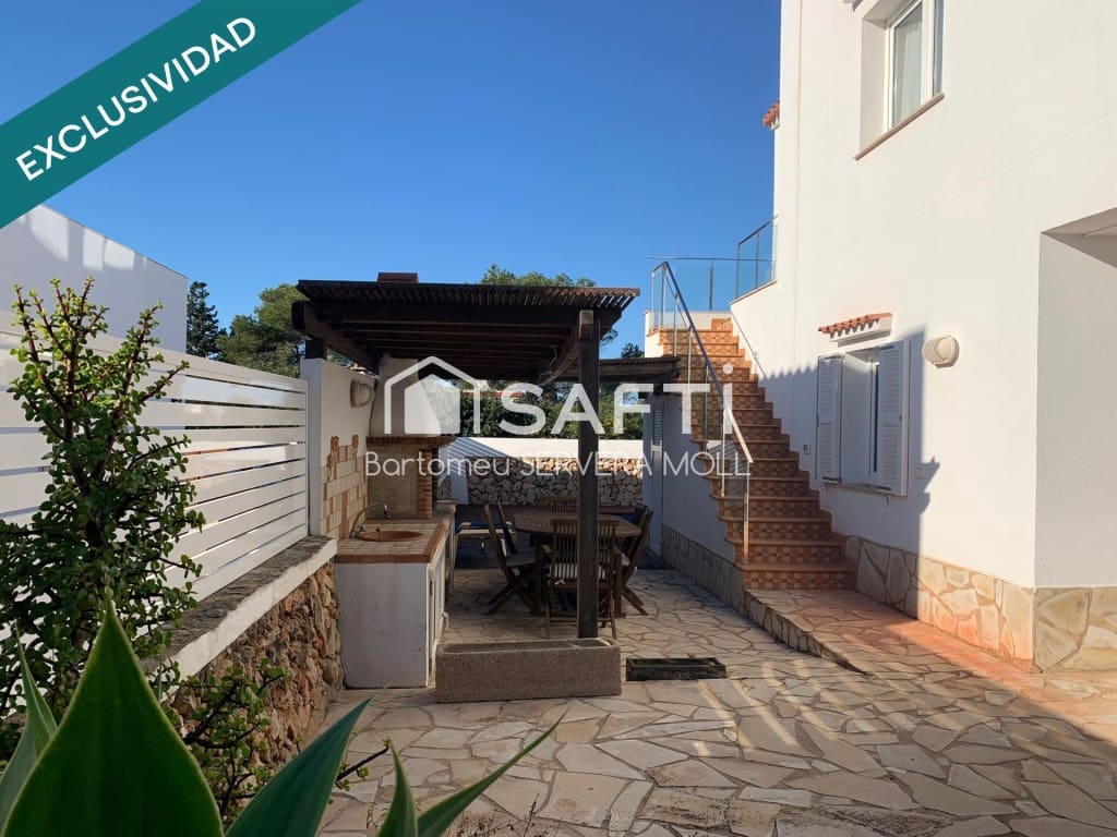 3 makuuhuone Huvila myytävänä paikassa Ciutadella de Menorca mukana uima-altaan 
autotalli - 795 000 € (Ref: 9595049)