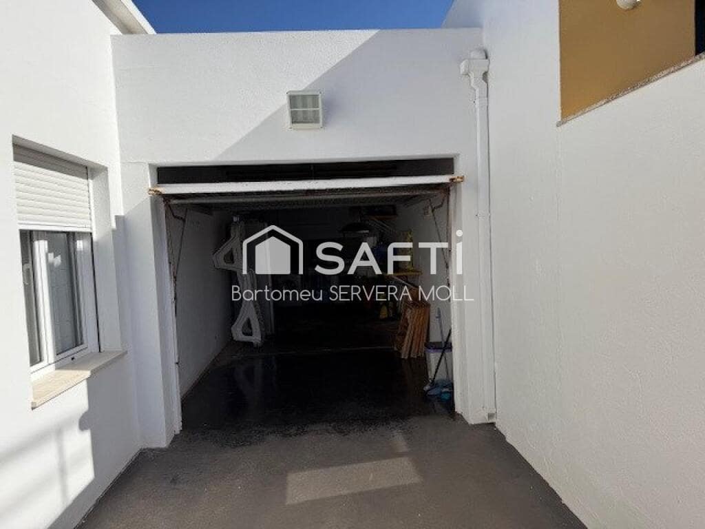 5 bedroom Villa for sale in Ciutadella de Menorca - € 870,000 (Ref: 9595053)