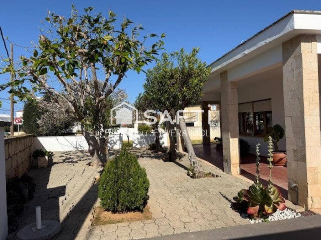 5 bedroom Villa for sale in Ciutadella de Menorca - € 870,000 (Ref: 9595053)