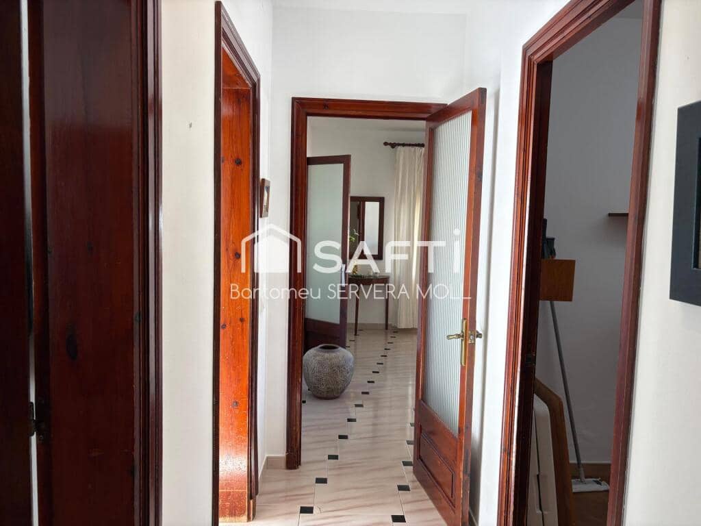 5 bedroom Villa for sale in Ciutadella de Menorca - € 870,000 (Ref: 9595053)