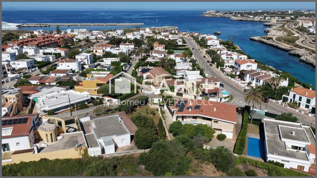 5 bedroom Villa for sale in Ciutadella de Menorca with garage - € 870,000 (Ref: 9595053)
