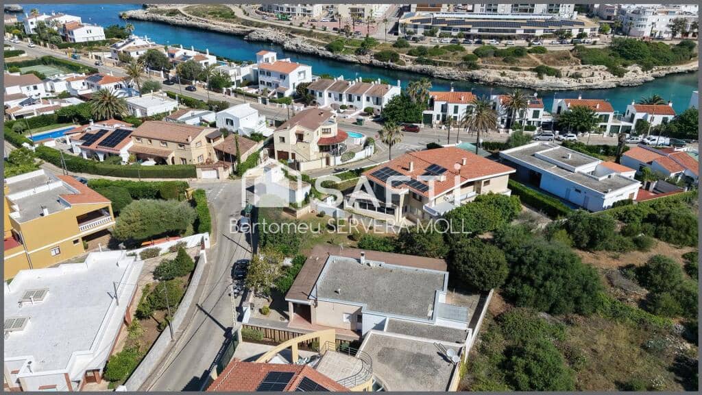 5 bedroom Villa for sale in Ciutadella de Menorca with garage - € 870,000 (Ref: 9595053)