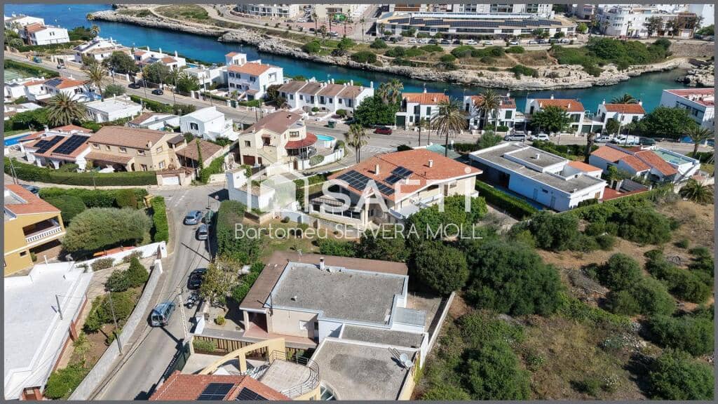 5 bedroom Villa for sale in Ciutadella de Menorca with garage - € 870,000 (Ref: 9595053)