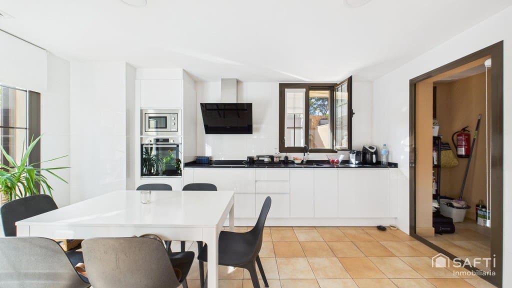 Chalet de 3 habitaciones en Puig de Ros en venta con piscina - 929.000 € (Ref: 9595067)