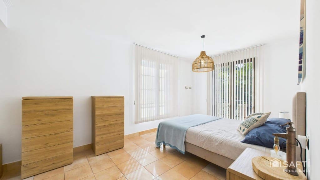 Chalet de 3 habitaciones en Puig de Ros en venta con piscina - 929.000 € (Ref: 9595067)