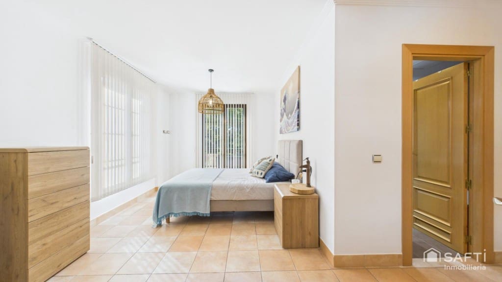 Chalet de 3 habitaciones en Puig de Ros en venta con piscina - 929.000 € (Ref: 9595067)