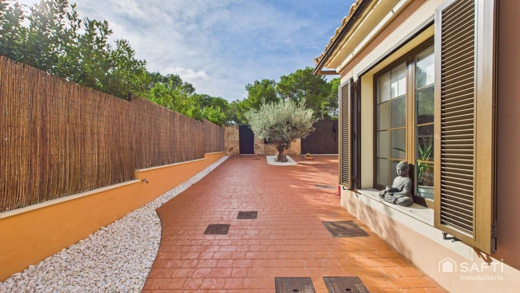 Chalet de 3 habitaciones en Puig de Ros en venta con piscina - 929.000 € (Ref: 9595067)