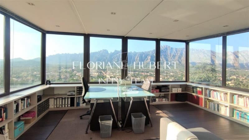 5 bedroom Villa for sale in Collbato with pool garage - € 650,000 (Ref: 9595093)