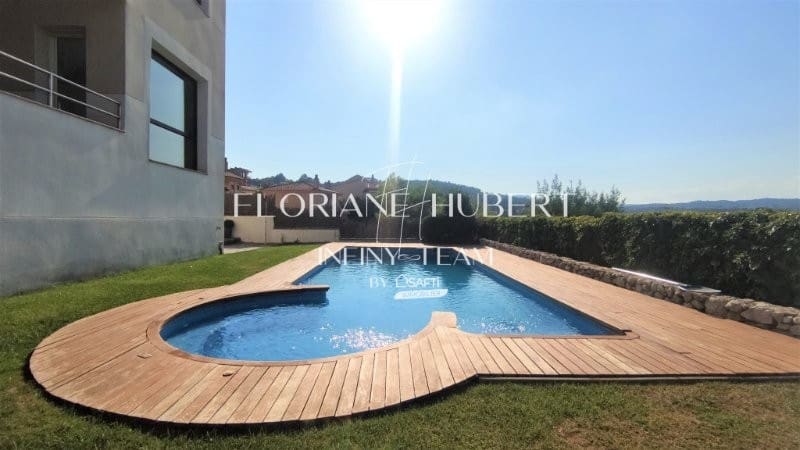 5 bedroom Villa for sale in Collbato with pool garage - € 650,000 (Ref: 9595093)
