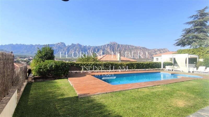5 bedroom Villa for sale in Collbato with pool garage - € 650,000 (Ref: 9595093)