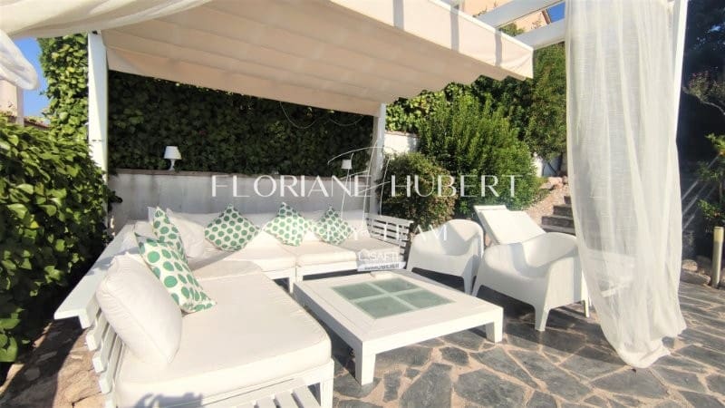 5 bedroom Villa for sale in Collbato with pool garage - € 650,000 (Ref: 9595093)