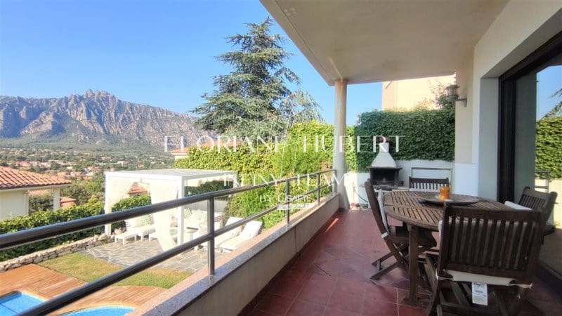 5 bedroom Villa for sale in Collbato with pool garage - € 650,000 (Ref: 9595093)