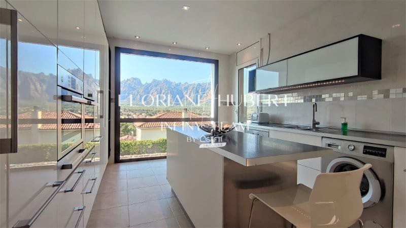 5 bedroom Villa for sale in Collbato with pool garage - € 650,000 (Ref: 9595093)