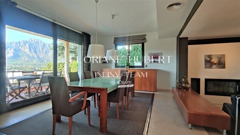 5 bedroom Villa for sale in Collbato with pool garage - € 650,000 (Ref: 9595093)