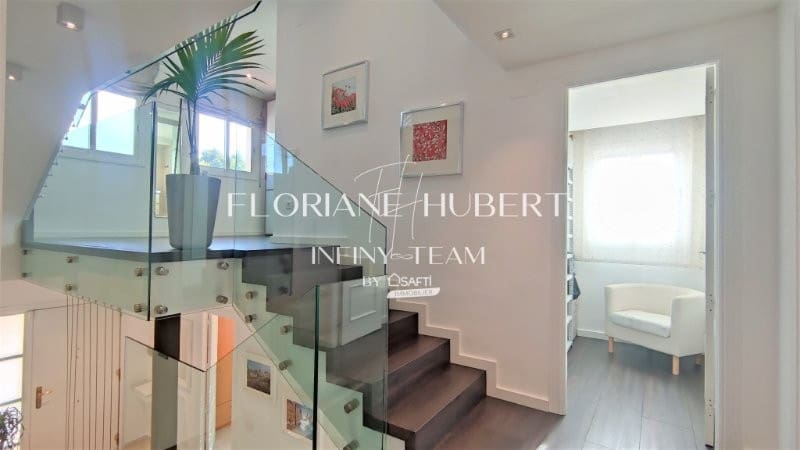 5 bedroom Villa for sale in Collbato with pool garage - € 650,000 (Ref: 9595093)