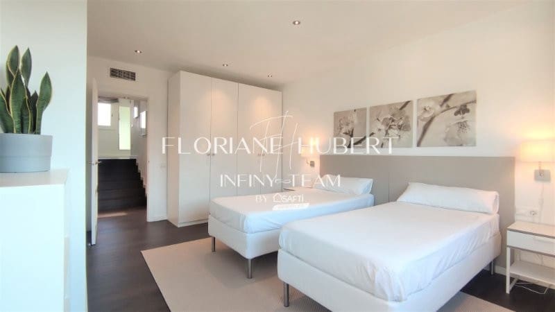 5 bedroom Villa for sale in Collbato with pool garage - € 650,000 (Ref: 9595093)