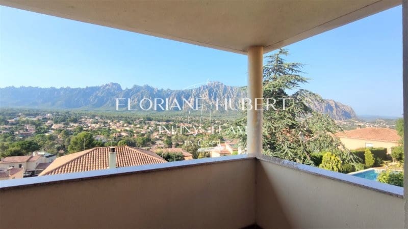 5 bedroom Villa for sale in Collbato with pool garage - € 650,000 (Ref: 9595093)